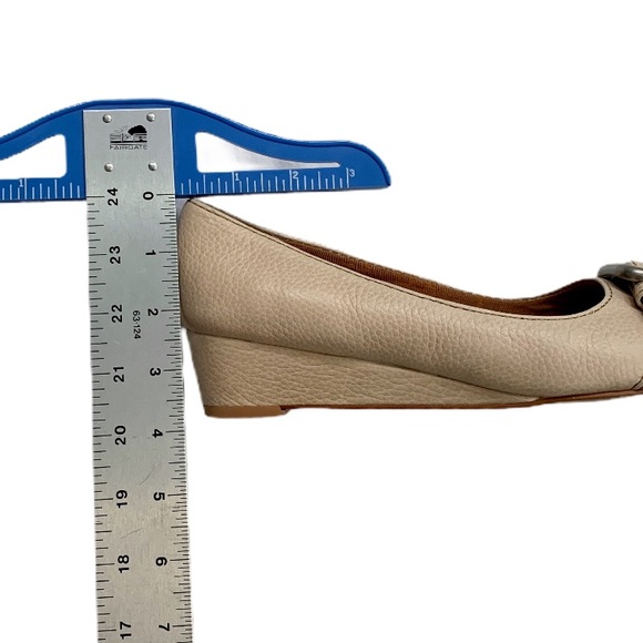 Fossil Cream Peep Toe Buckle Wedges Size 7 - Picture 6 of 7